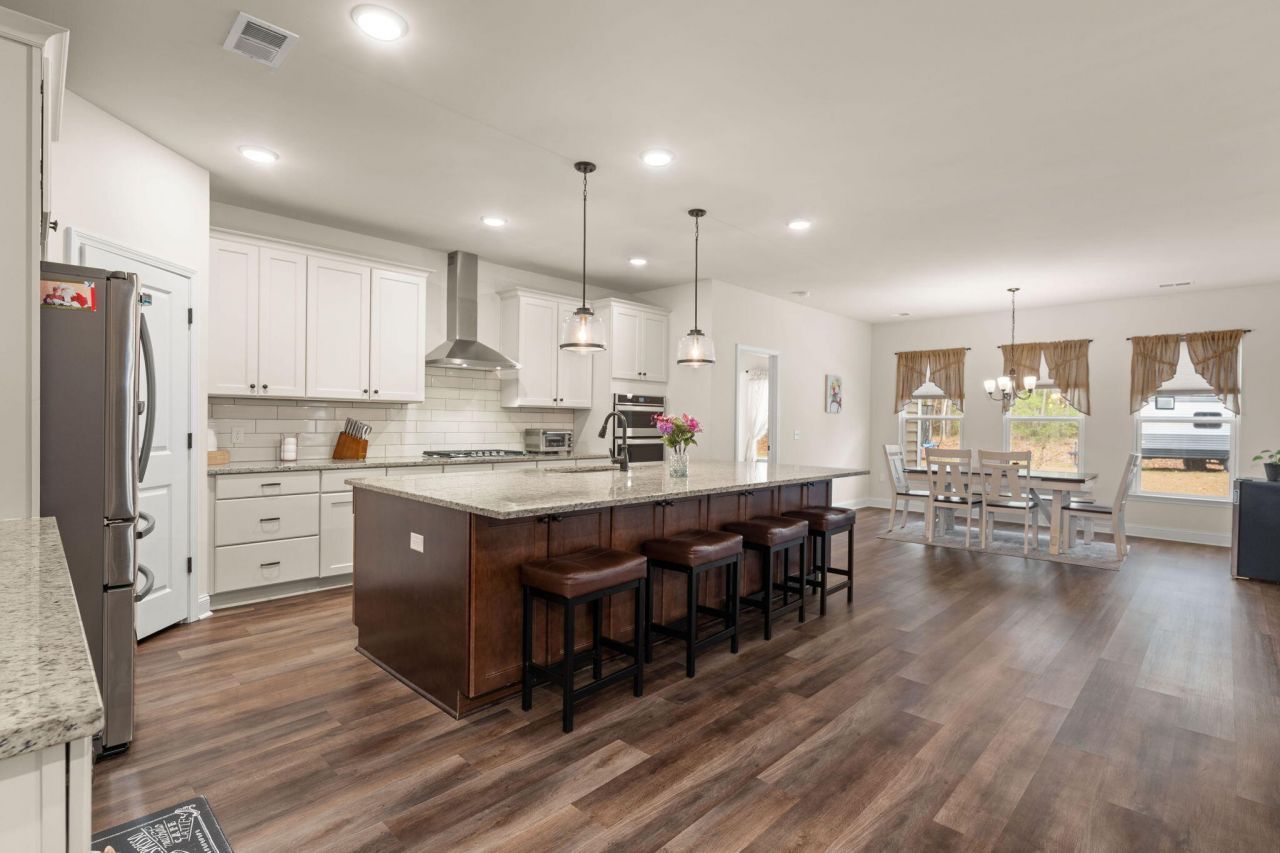 1206 Huron Court Photo 12