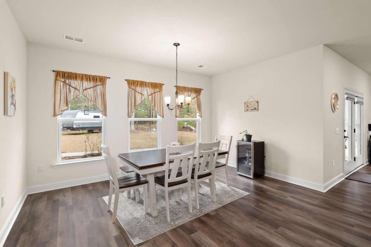 1206 Huron Court Photo 17