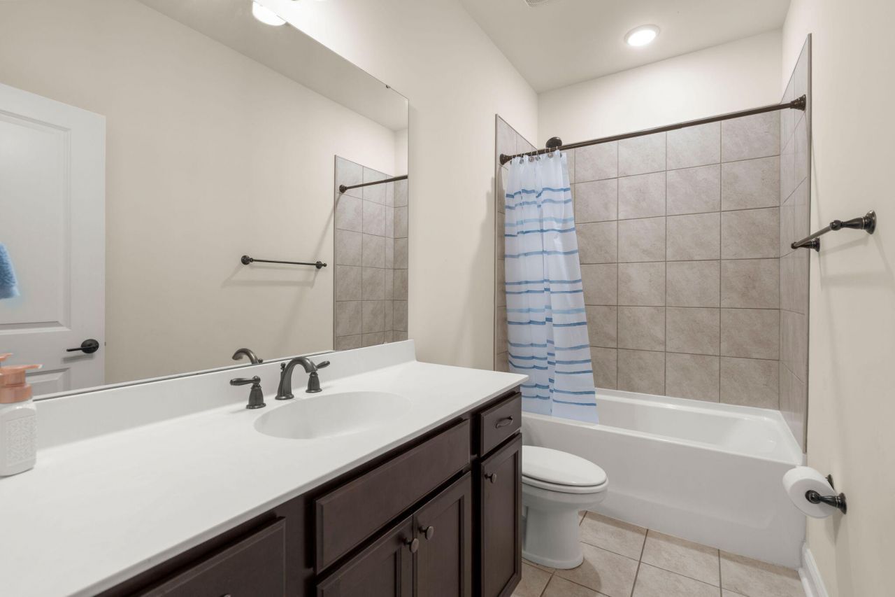 1206 Huron Court Photo 27