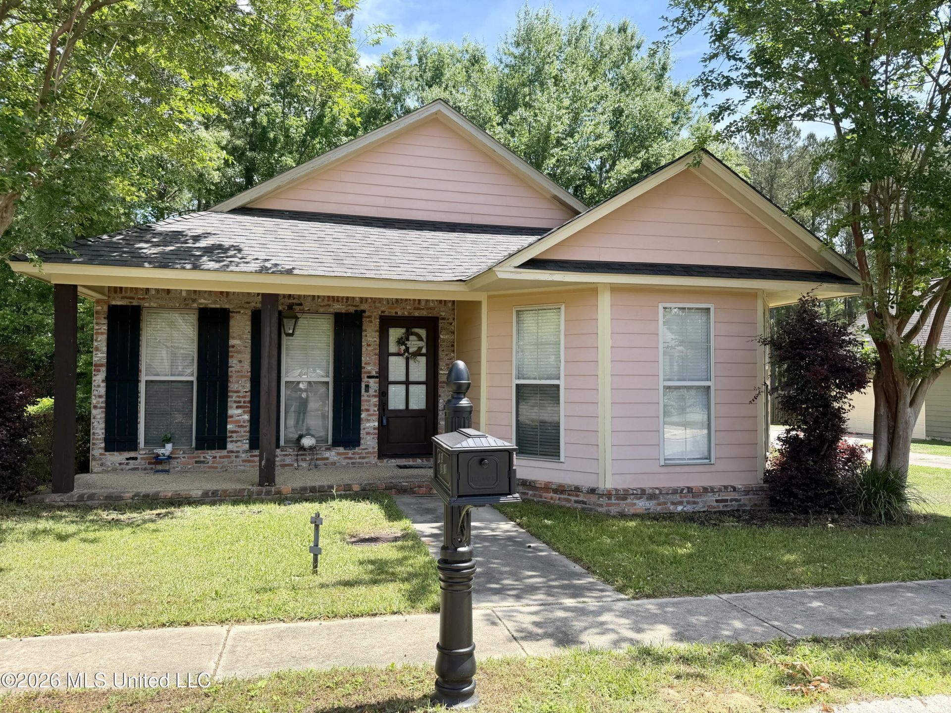 14 Fleur De Lis, Hattiesburg, MS 39402 Main Photo