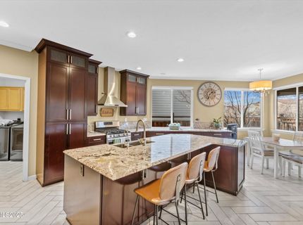 6894 Cinnamon Drive, Sparks, NV 89436 Photo