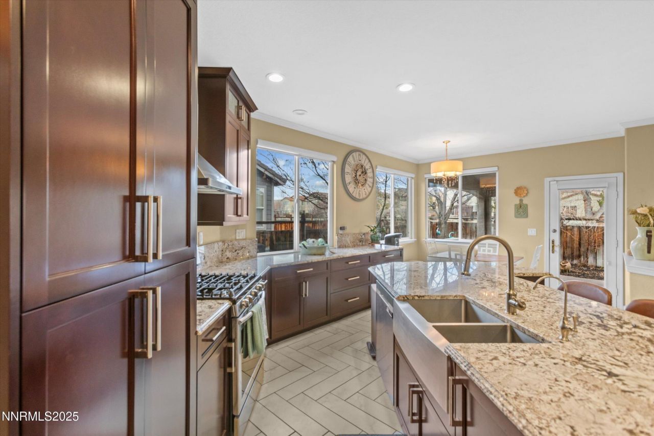 6894 Cinnamon Drive, Sparks, NV 89436 Photo