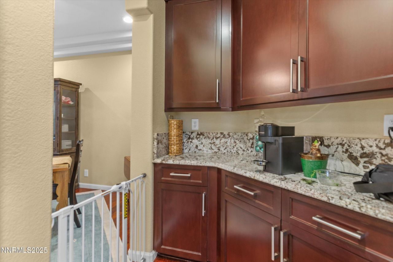 6894 Cinnamon Drive, Sparks, NV 89436 Photo