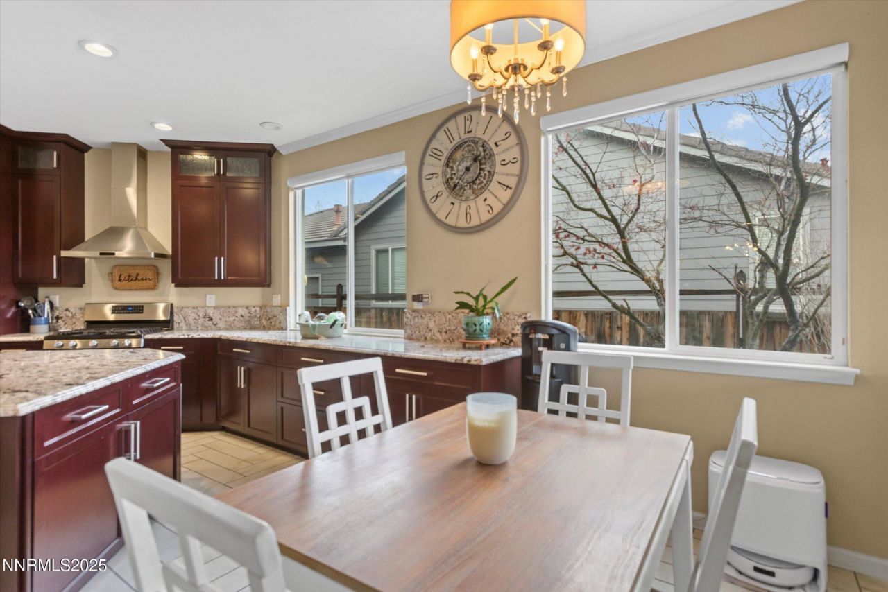 6894 Cinnamon Drive, Sparks, NV 89436 Photo