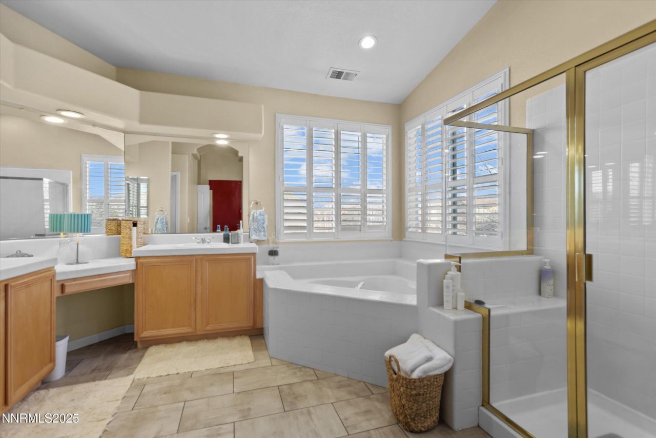 6894 Cinnamon Drive, Sparks, NV 89436 Photo