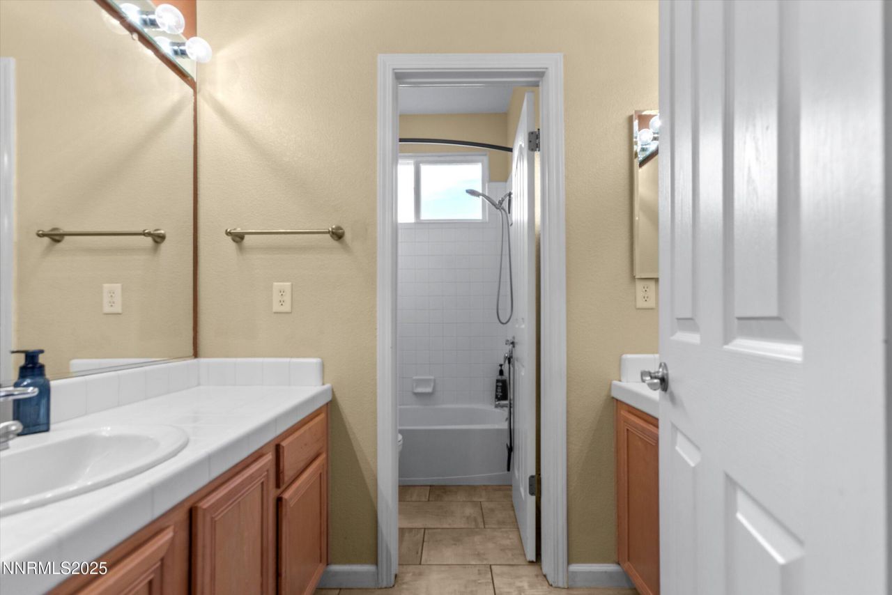 6894 Cinnamon Drive, Sparks, NV 89436 Photo