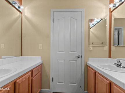 6894 Cinnamon Drive, Sparks, NV 89436 Photo