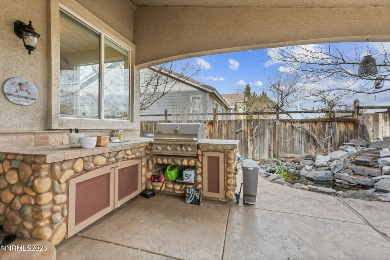 6894 Cinnamon Drive, Sparks, NV 89436 Photo