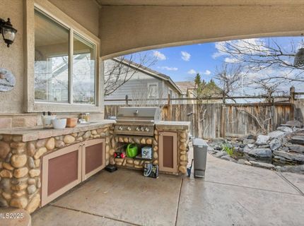 6894 Cinnamon Drive, Sparks, NV 89436 Photo
