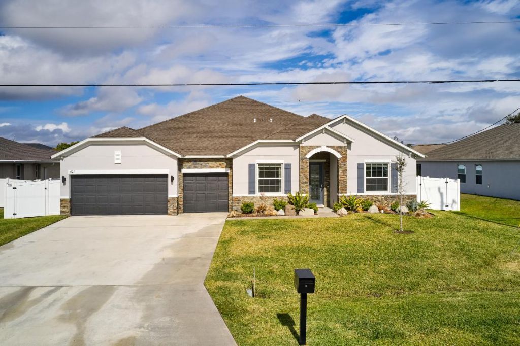 6125 NW Drophy Avenue, Port Saint Lucie, FL 34986 Photo