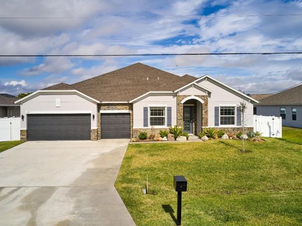 6125 NW Drophy Avenue, Port St. Lucie, FL 34986