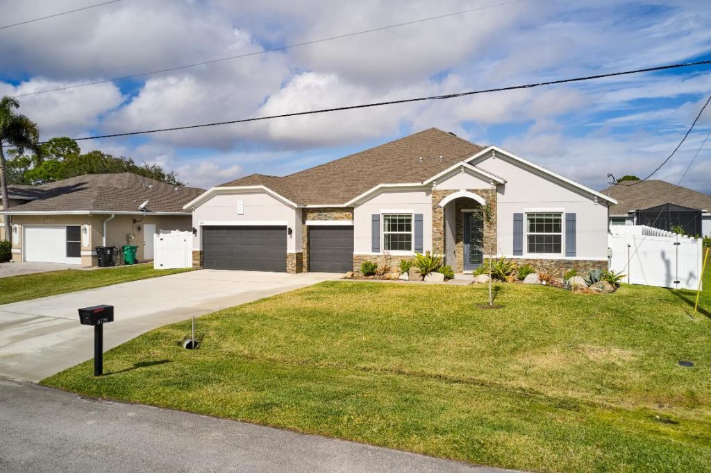 6125 NW Drophy Avenue, Port Saint Lucie, FL 34986 Photo