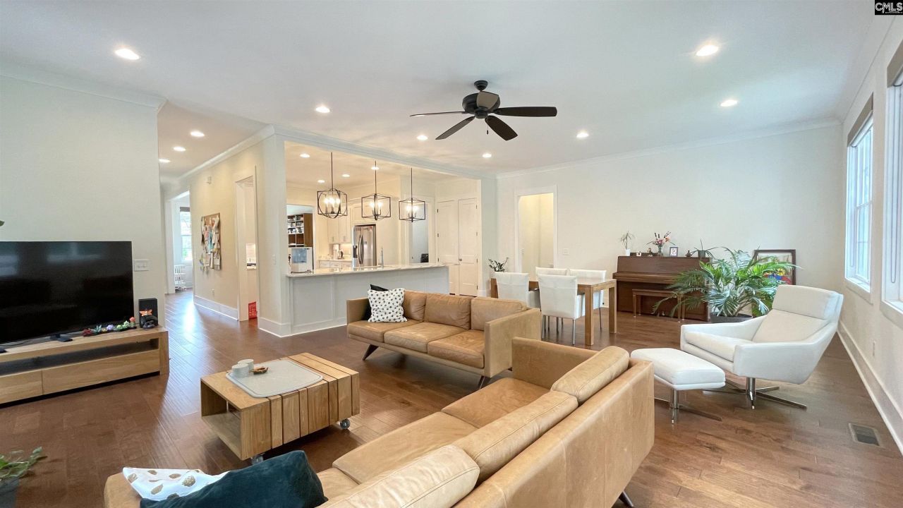 1907 Parrish Drive Photo 10