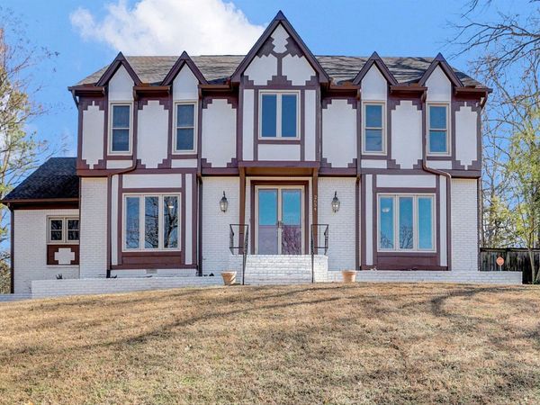 2654 FOX CREEK DR, Germantown, TN 38138