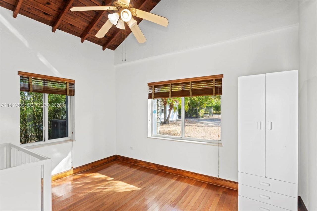 7975 Sunset Dr, Miami, FL 33143 Photo