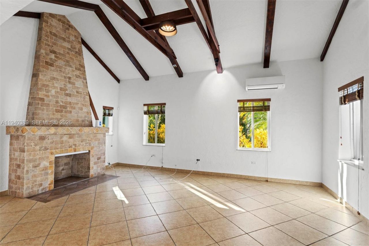 7975 Sunset Dr, Miami, FL 33143 Photo