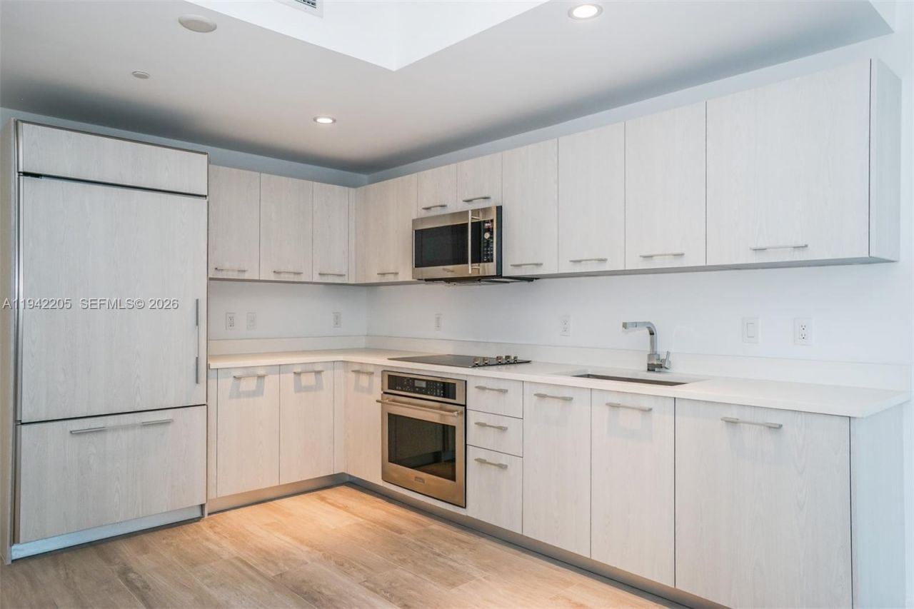 55 SW 9 Street, Unit 1407, Miami, FL 33130 Photo