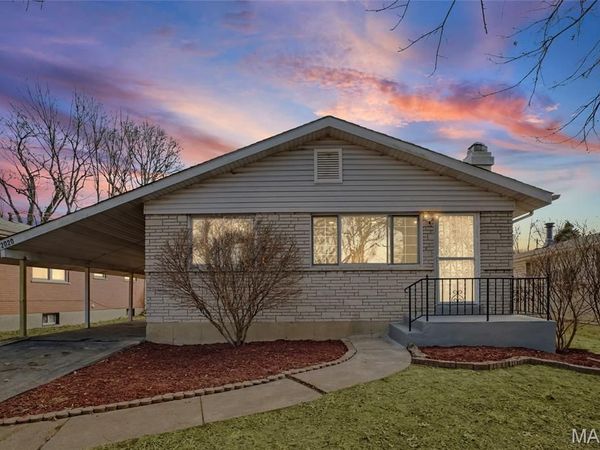 12020 Lavida Avenue, St Louis, MO 63138