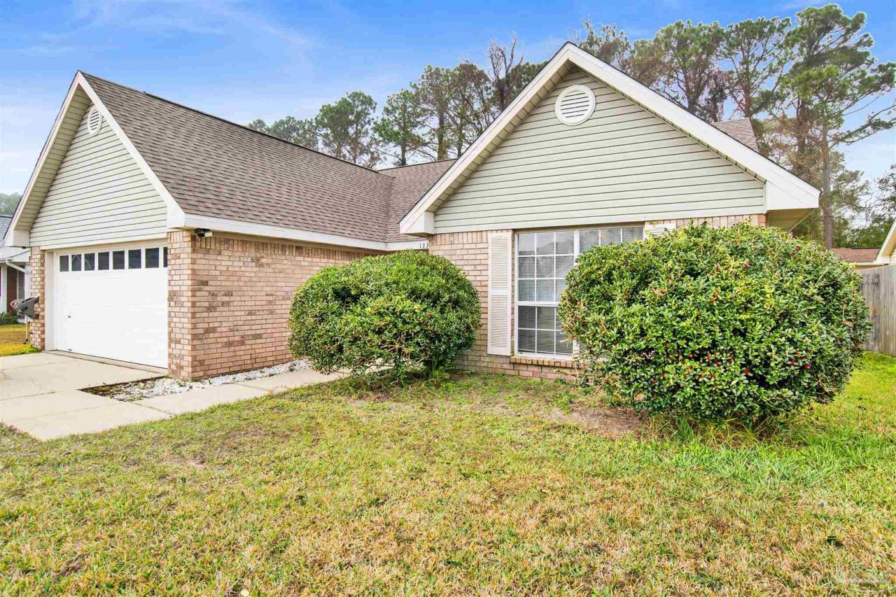 1331 Sterling Point Dr, Gulf Breeze, FL 32563 Main Photo