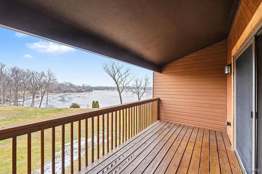 48315 Bayshore Drive, Van Buren Township, MI 48111 Main Photo