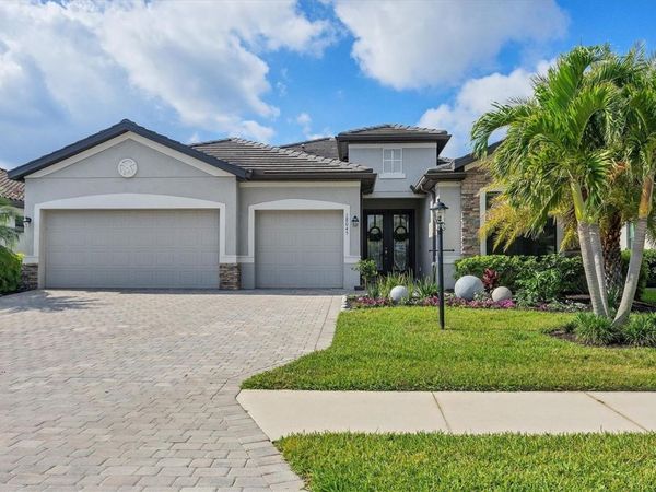 18045 POLO TRAIL TRAIL, LAKEWOOD RANCH, FL 34211