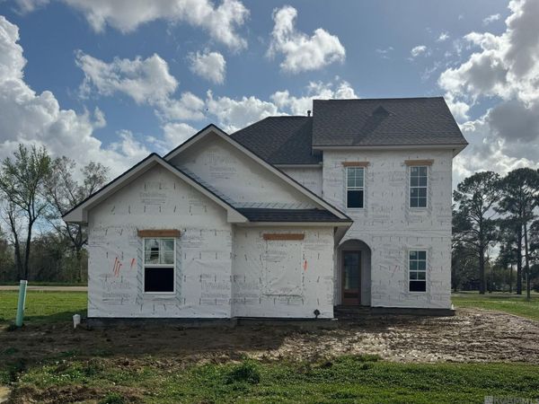 5192 Stonewater Dr, Gonzales, LA 70737