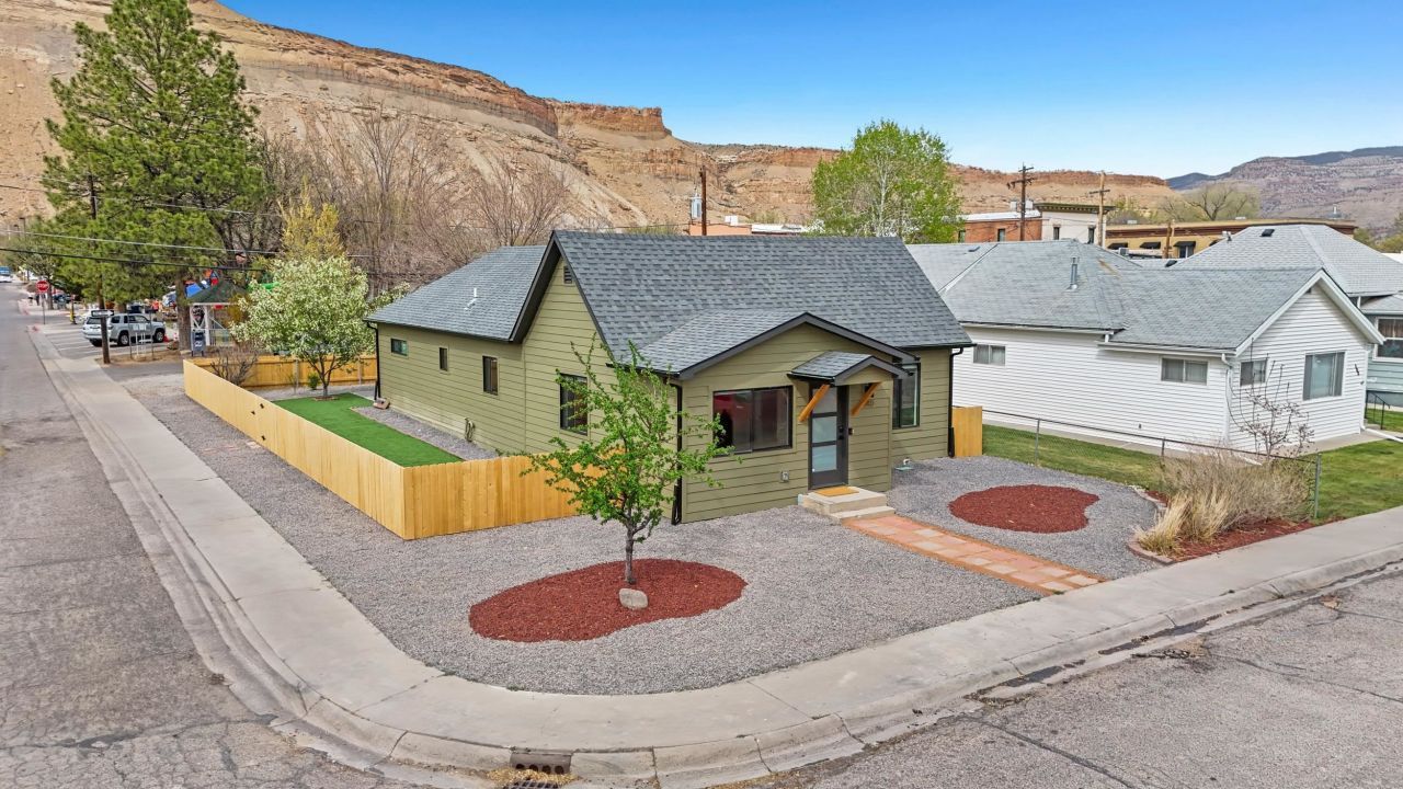 140 W 4th Street, Palisade, CO 81526 Main Photo