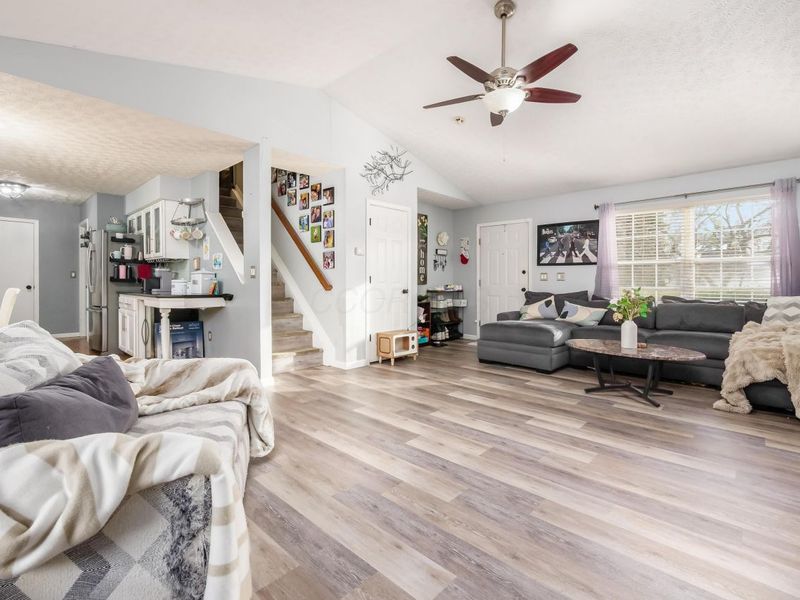 6008 Wexford Park Drive, Columbus, OH 43228 Photo 7