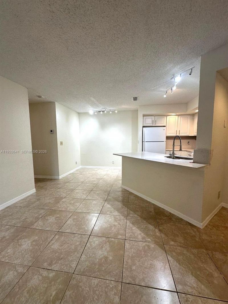 3420 N Pinewalk Dr N, Unit 713, Margate, FL 33063 Photo