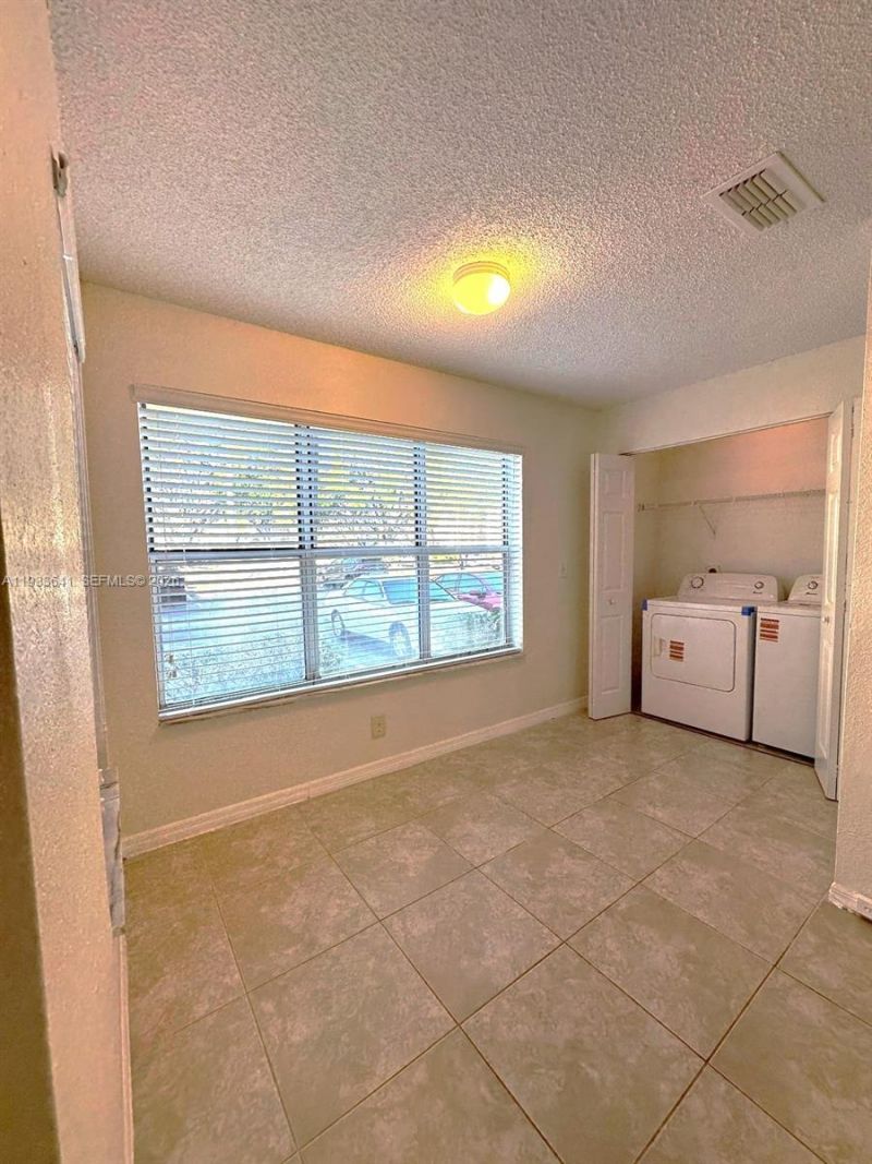 3420 N Pinewalk Dr N, Unit 713, Margate, FL 33063 Photo