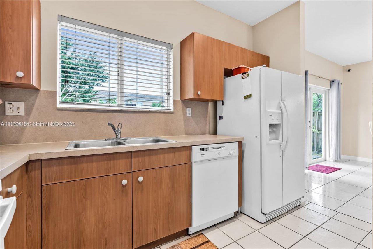 1081 NE 41st Ter, Homestead, FL 33033 Photo