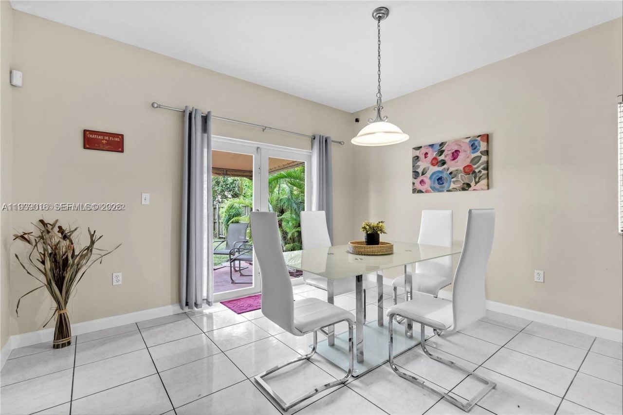 1081 NE 41st Ter, Homestead, FL 33033 Photo