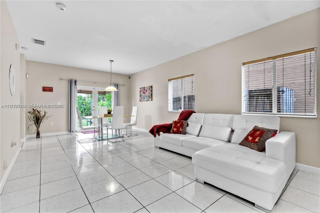 1081 NE 41st Ter, Homestead, FL 33033 Photo