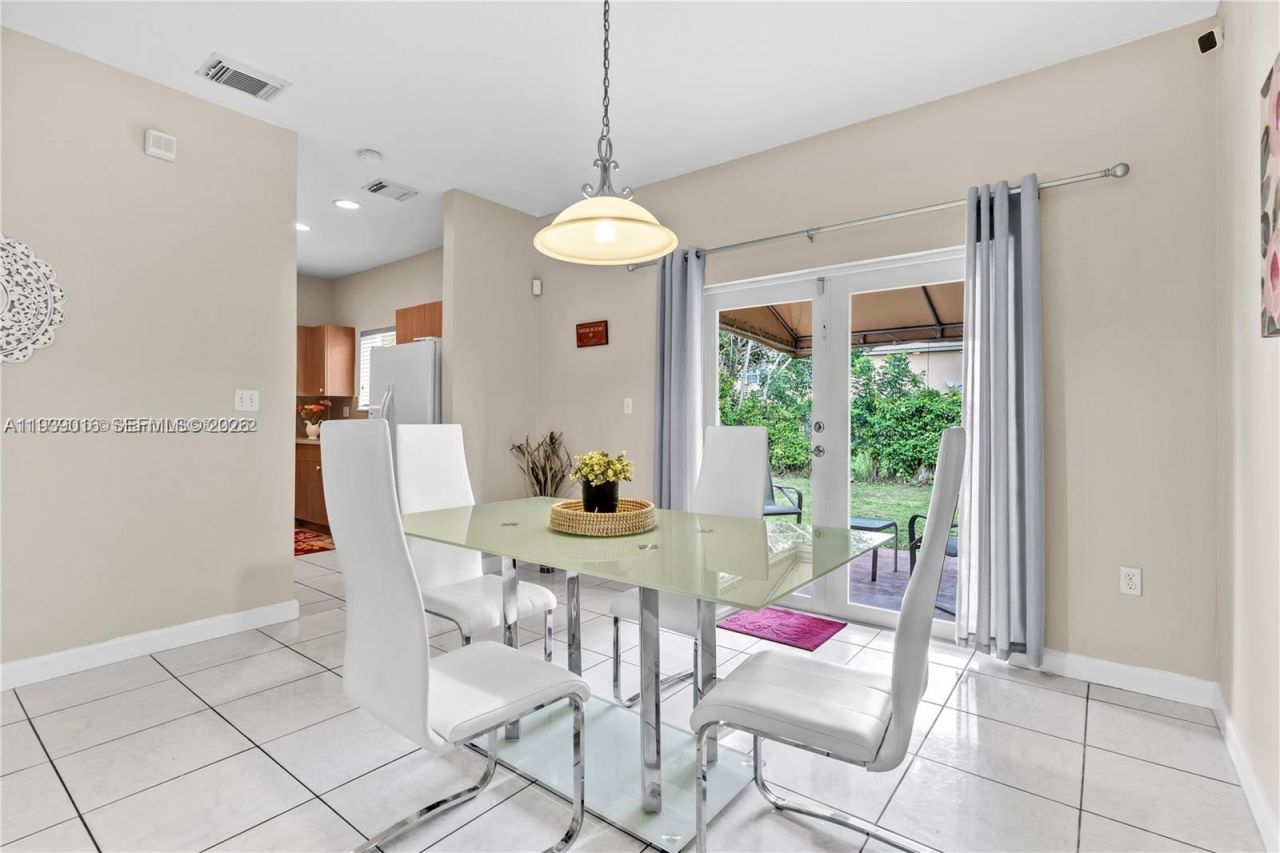 1081 NE 41st Ter, Homestead, FL 33033 Photo