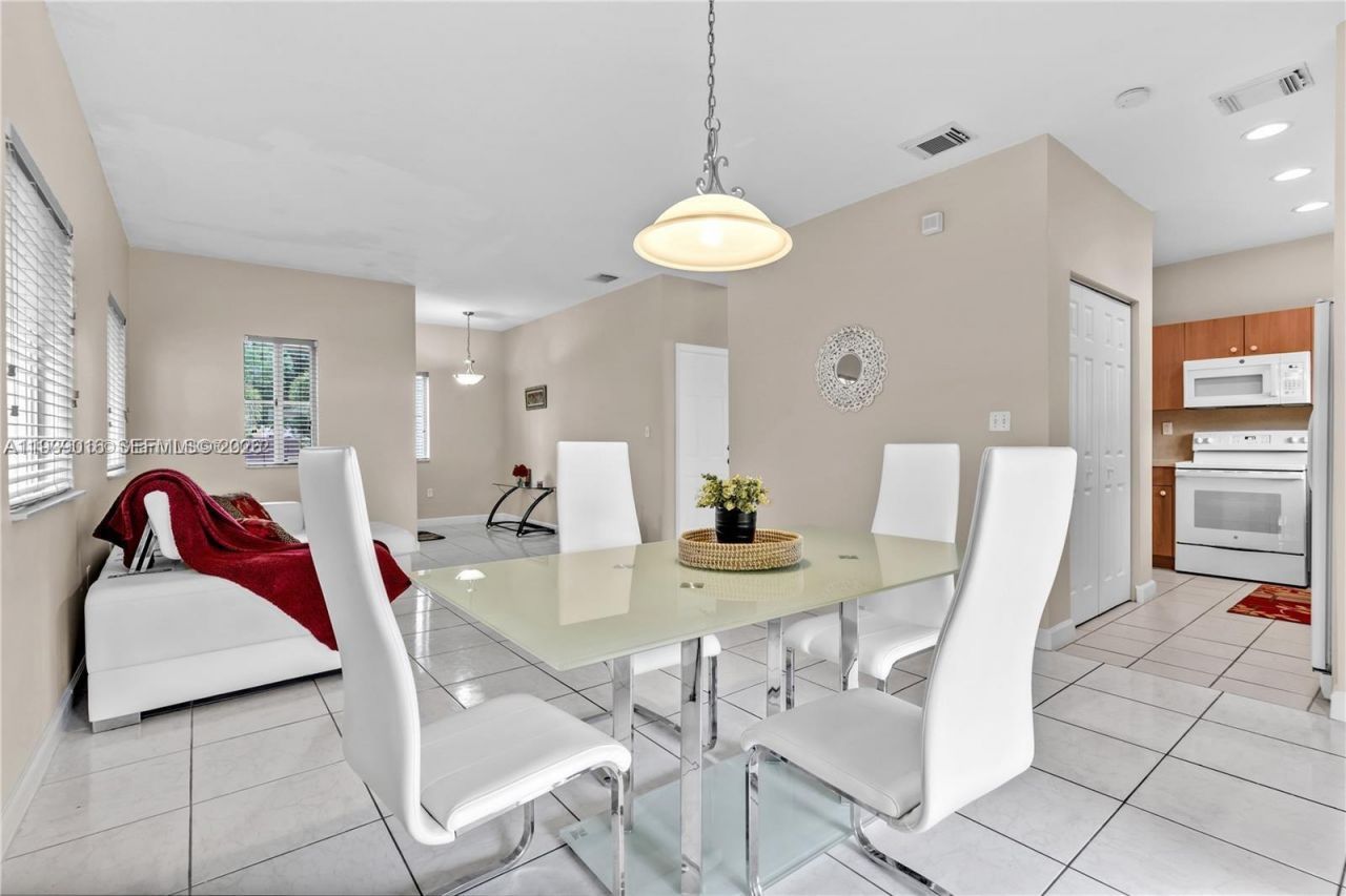 1081 NE 41st Ter, Homestead, FL 33033 Photo