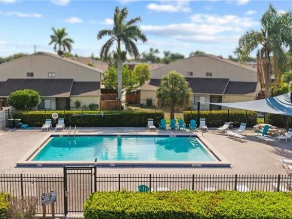 5210 Cedarbend DR, Unit 4, FORT MYERS, FL 33919