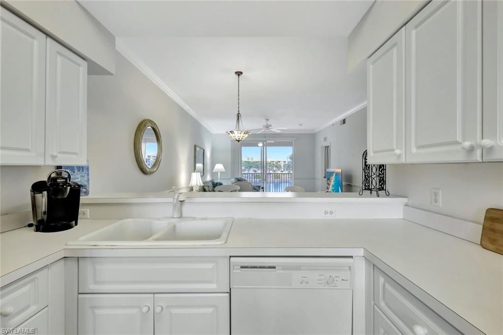 16595 Lake Circle Dr, Unit 224, Fort Myers, FL 33908 Photo