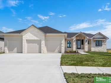 3639 S 218th Avenue, Elkhorn, NE 68022