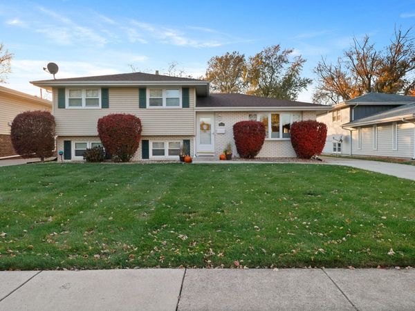 8036 Beech Avenue, Munster, IN 46321