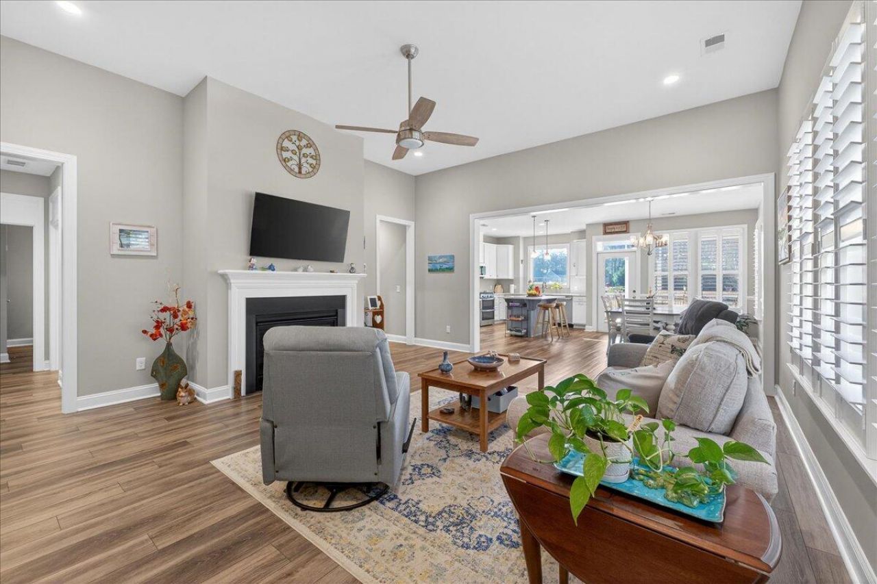 4052 Aspera Drive Photo 9