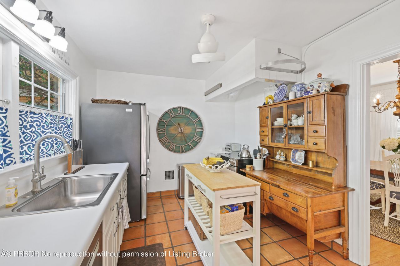 325 Greymon Drive, West Palm Beach, FL 33405 Photo