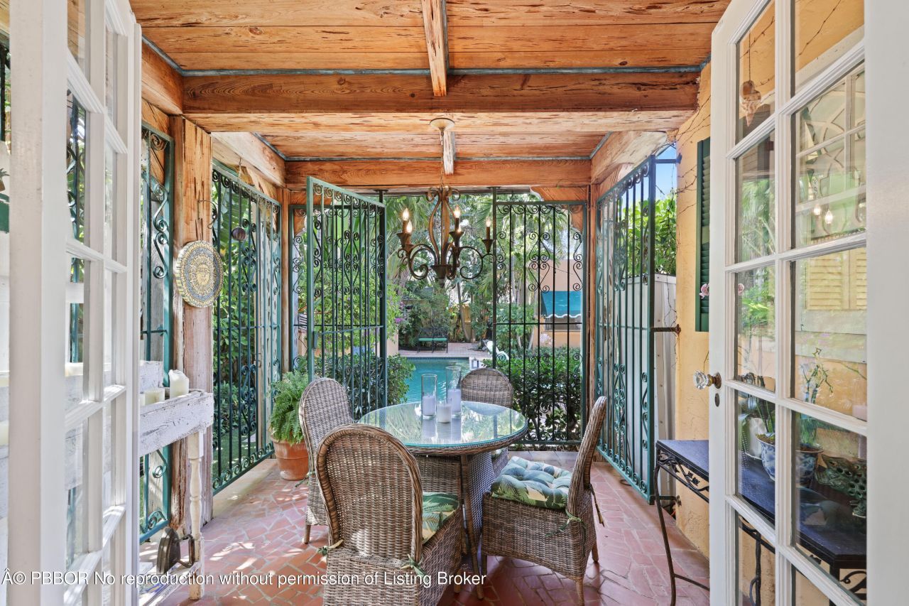 325 Greymon Drive, West Palm Beach, FL 33405 Photo