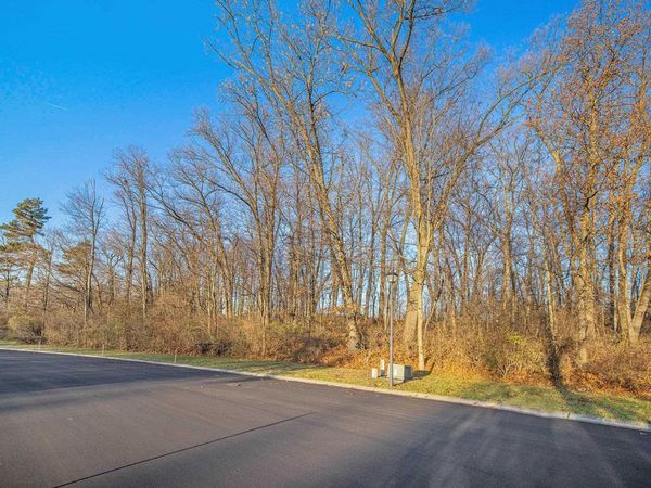 53068 Summer Breeze Drive, South Bend, IN 46637