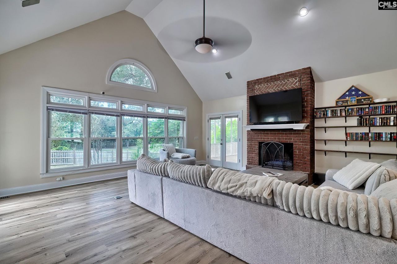 516 Hogans Run  Photo 8