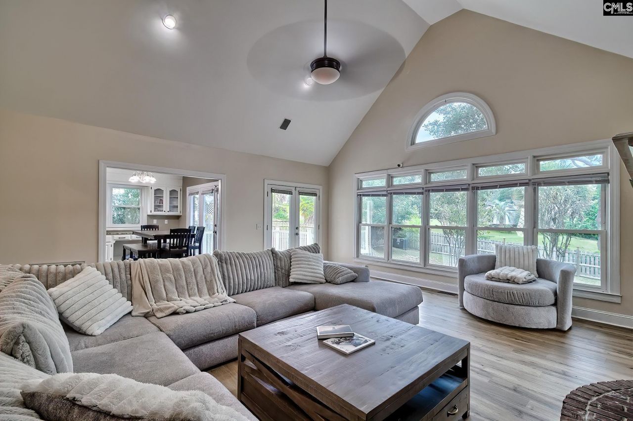 516 Hogans Run  Photo 9