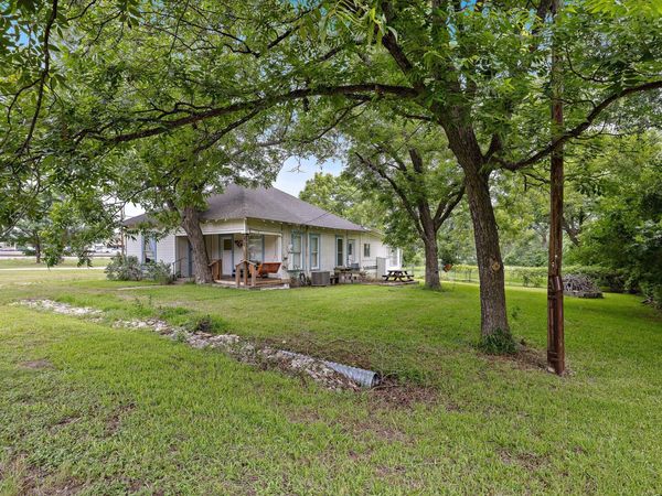 103 E Willis ST, Leander, TX 78641