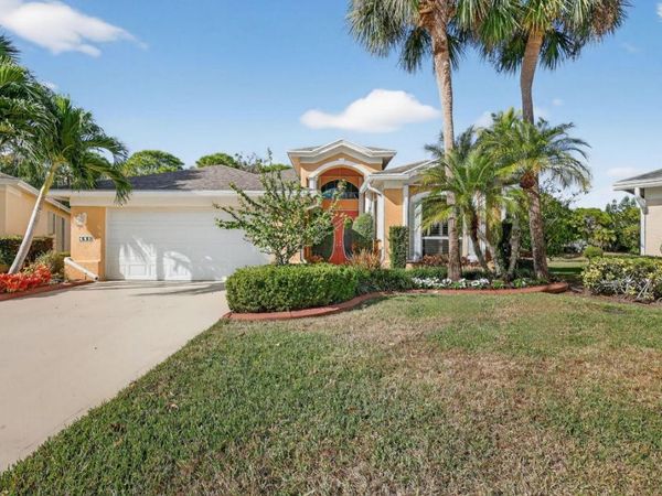 645 NW Venetto Court, Port Saint Lucie, FL 34986
