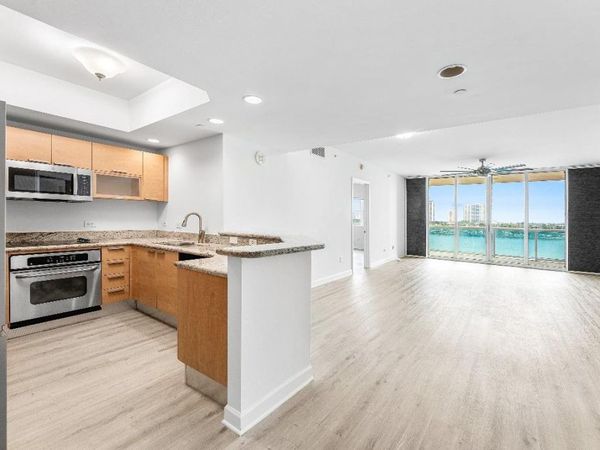 2640 Lake Shore Drive, Unit 614, Riviera Beach, FL 33404