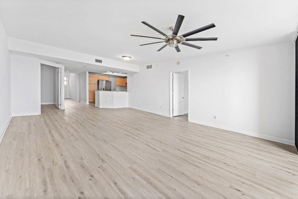 2640 Lake Shore Drive, Unit 614, Riviera Beach, FL 33404 Photo