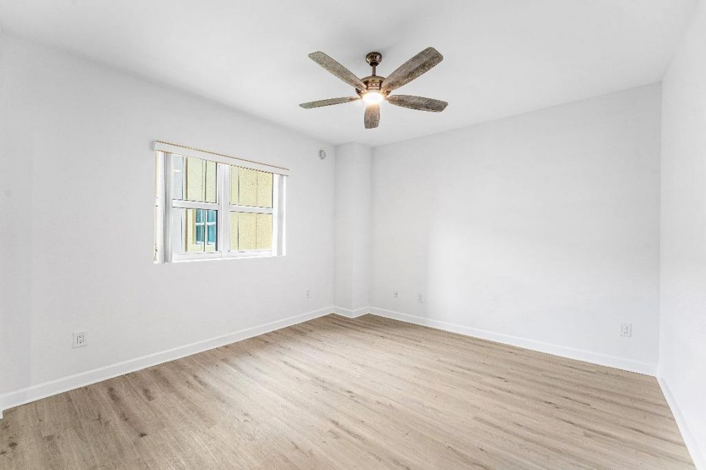 2640 Lake Shore Drive, Unit 614, Riviera Beach, FL 33404 Photo